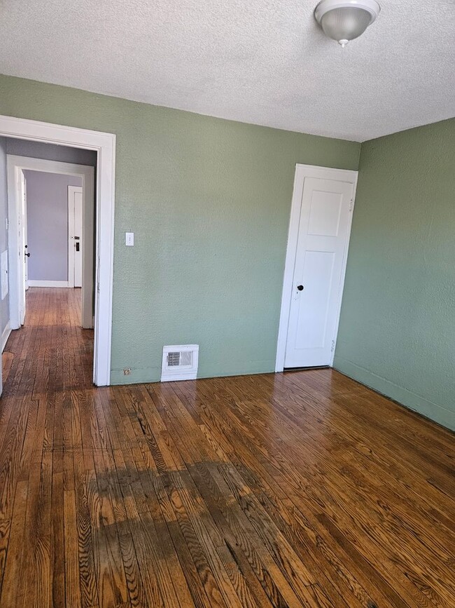 Photo - (DNT)3420NVelRPhillipsM Unit 3422