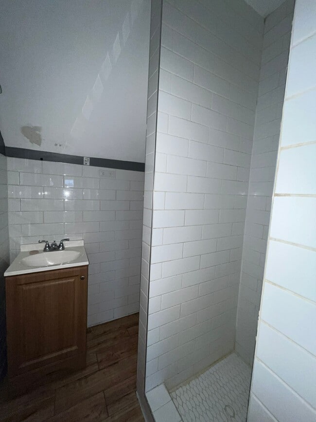 Photo - 176 Garfield Ave Unit 3