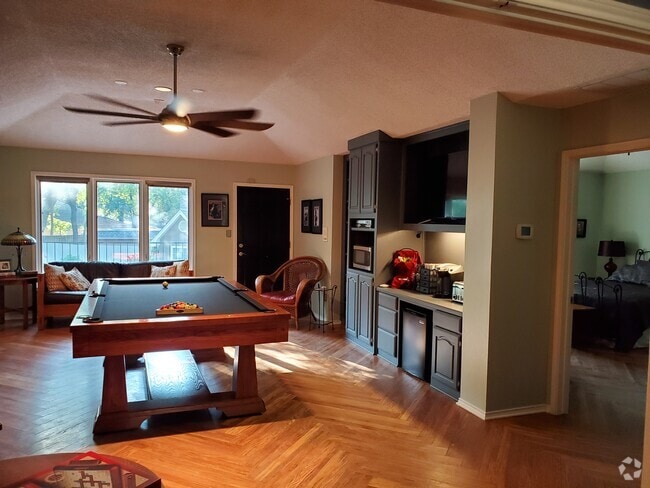 Building Photo - 504 Oak Hollow Ln Unit Apt A