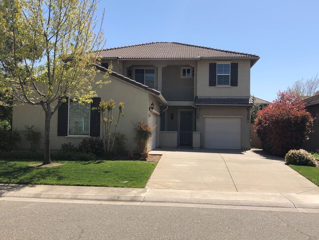 Spacious Folsom Parkway Home Near Park wit... - Spacious Folsom Parkway Home Near Park wit...