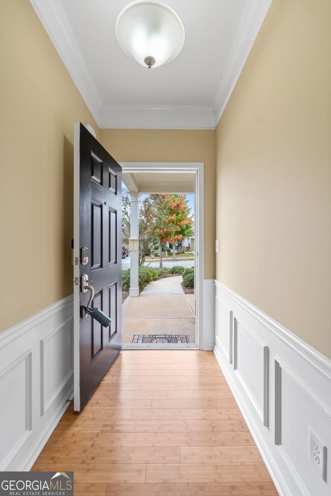 Photo - 610 Larch Looper Dr