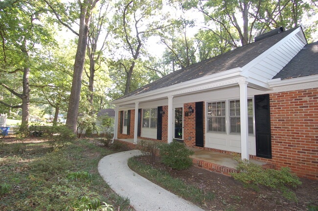 Photo - 5400 Emerson Dr