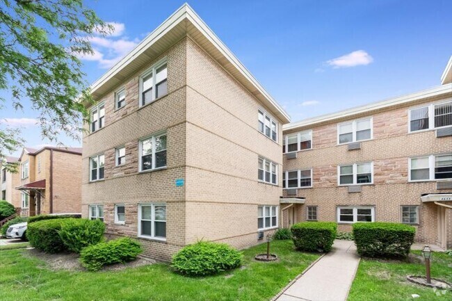 Building Photo - 2 bedroom in Skokie IL 60076 Unit 3B Rental