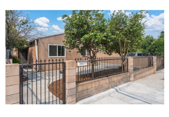 Building Photo - 12944 Bess Ave Rental