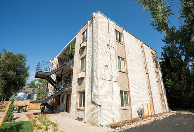 Photo - Light Rail West Apartments