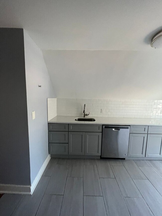 Photo - 159 Grafton St Unit 3rd Fl