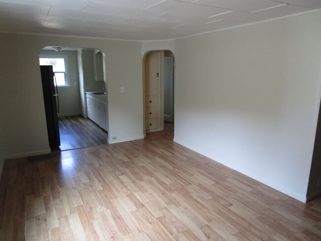 Photo - *APPLICATIONS PENDING* 3 Bedroom Home on 3/4 Acre - Available Soon!