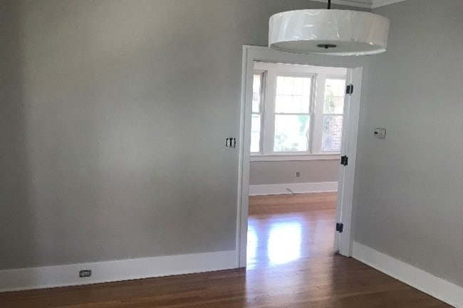 Photo - 800 S Main St