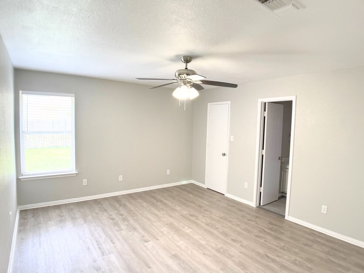 Photo - Fully Renovated 3-Bedroom in North Fort Wo...