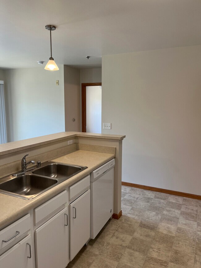 Photo - Washington Court Apartments