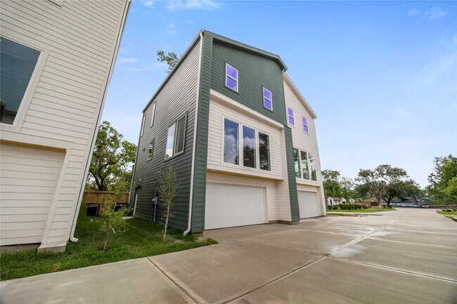 Photo - 1046 Marjorie St