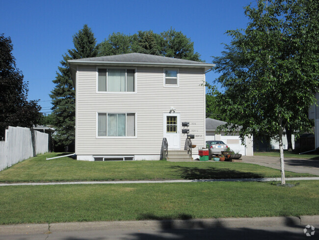 Building Photo - 1434 15th St S Unit 2 Rental