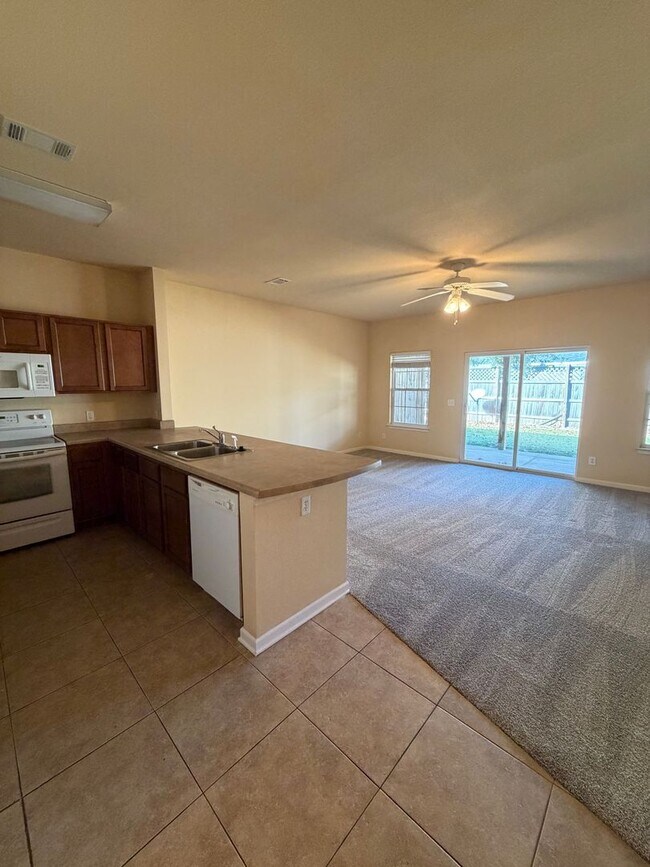 Photo - 148 Iron Horse Dr E