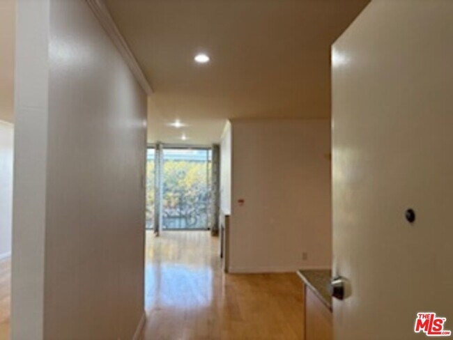 Photo - 11645 Montana Ave Unidad 338