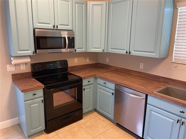 Photo - 165 Alexander Woods Dr