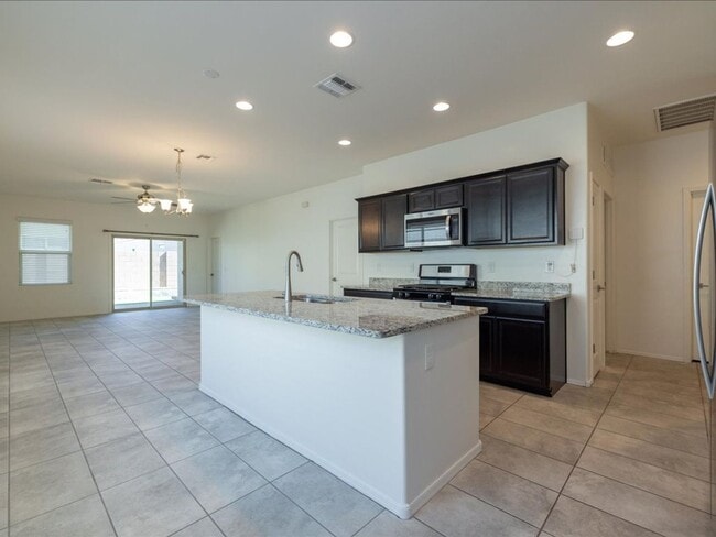 Photo - Modern Comfort Meets Community Living – 3 Bed, 2 Bath Beauty with Resort-Style Amenities!