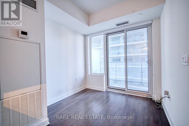 Photo - 195 Redpath Ave Unité 1102