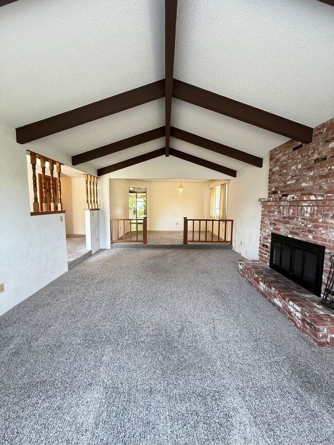 Photo - Charming 3 bed 2 bath home in SE Medford!