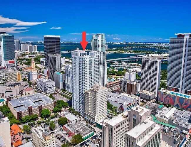 Photo - 133 NE 2nd Ave Unidad 811