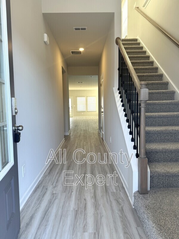 Photo - 823 Misty Holw Trl