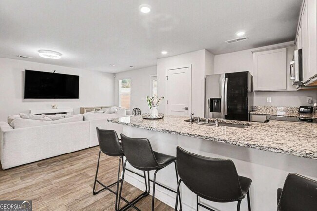 Photo - 3528 Station Dr