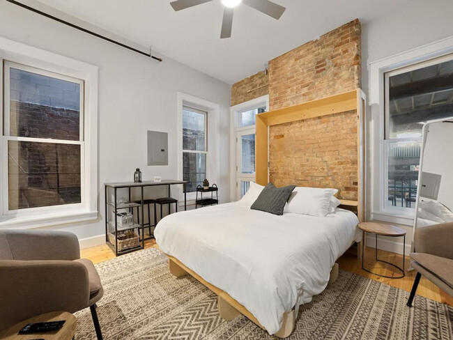 Building Photo - 111 W Elder St Rental