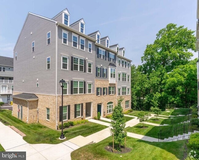 Building Photo - 4113 -B Chickadee Ct Rental
