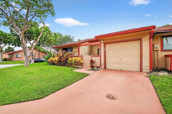 Photo - 15 Farnworth Dr