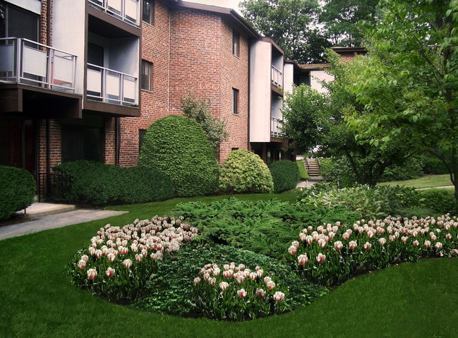 Imperial Village Apartments - Imperial Village Apartments