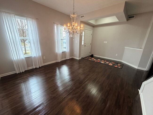 Photo - 1618 Woodside Cir