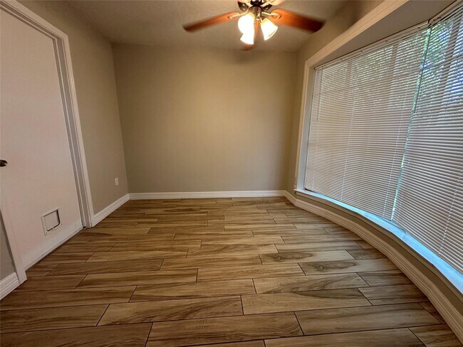 207 Brigadoon Ln