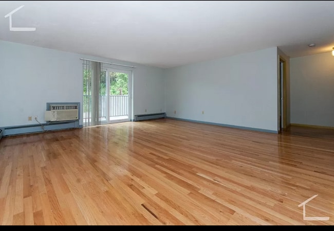 Building Photo - 121 Tremont St Unit B3