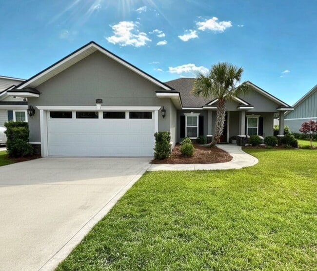 Building Photo - 3/2 with amazing community amenities!