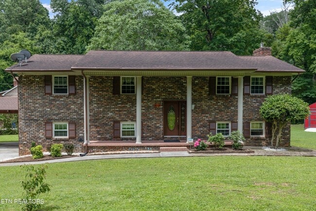 Building Photo - 1301 Chert Pit Rd