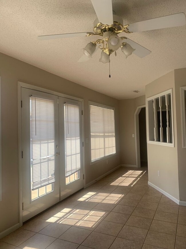 Photo - 117 Britt Dr