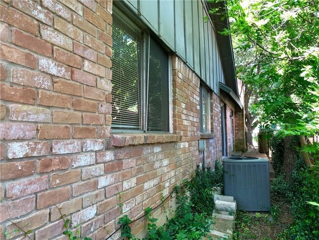 Photo - 2400 Berkeley Ave