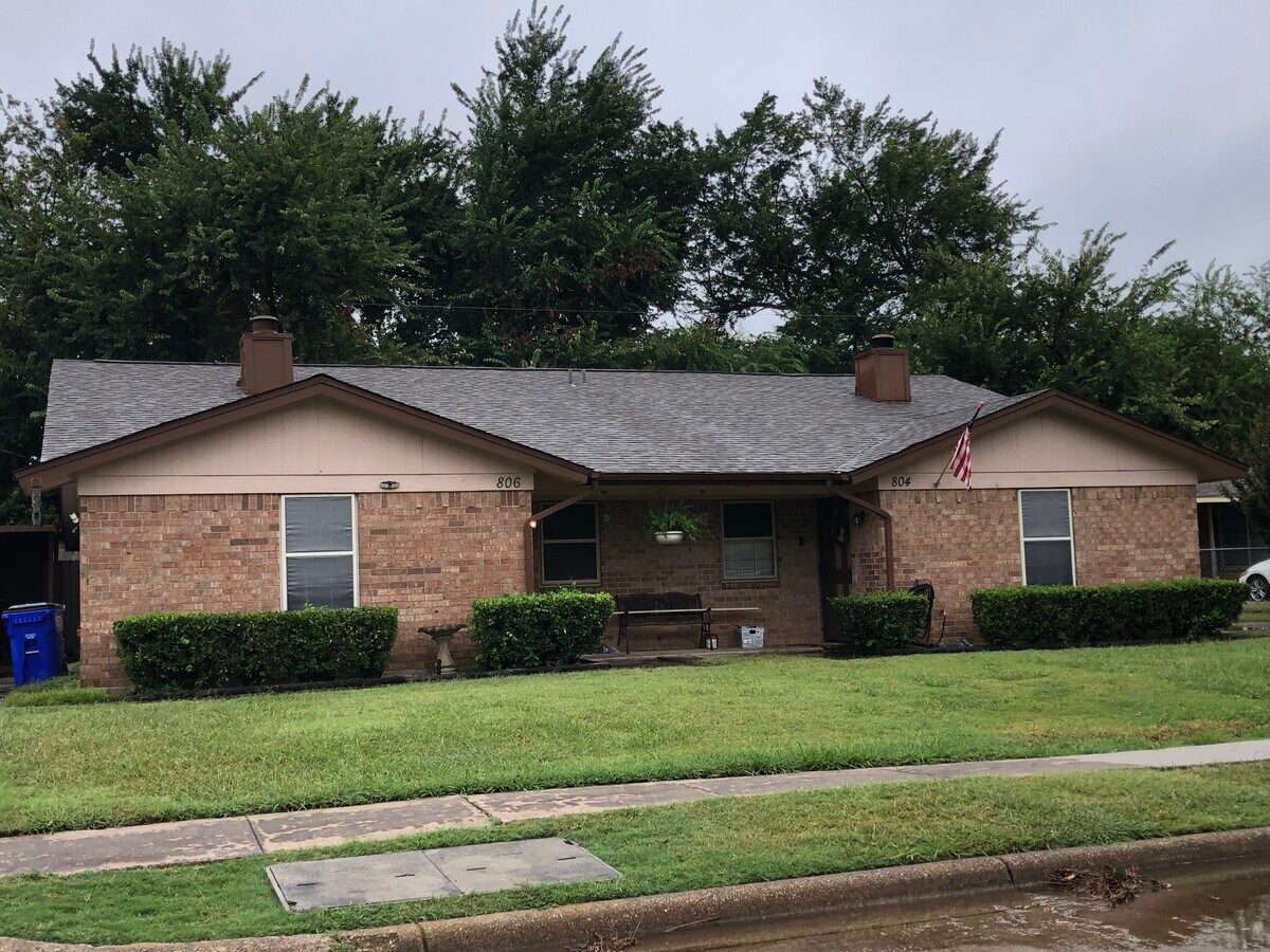 Photo - 806 Windcrest Dr