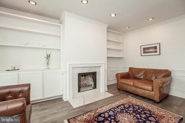 Photo - 4615 MacArthur Blvd NW