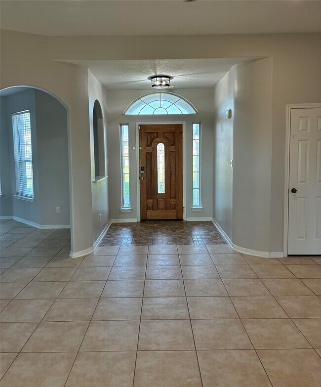 Photo - 14049 Overstreet Dr
