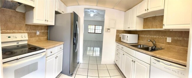 Photo - 1407 NE 56th St Unit 109