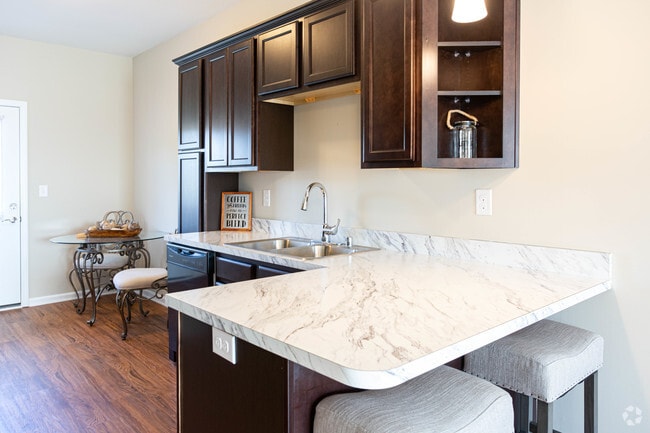 2BR, 2BA - Kitchen