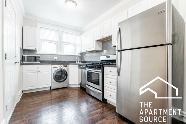 Photo - 3825 N Greenview Ave Unit 2E