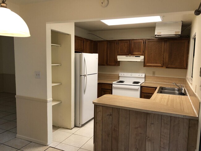 Photo - 2811 SW Archer Rd