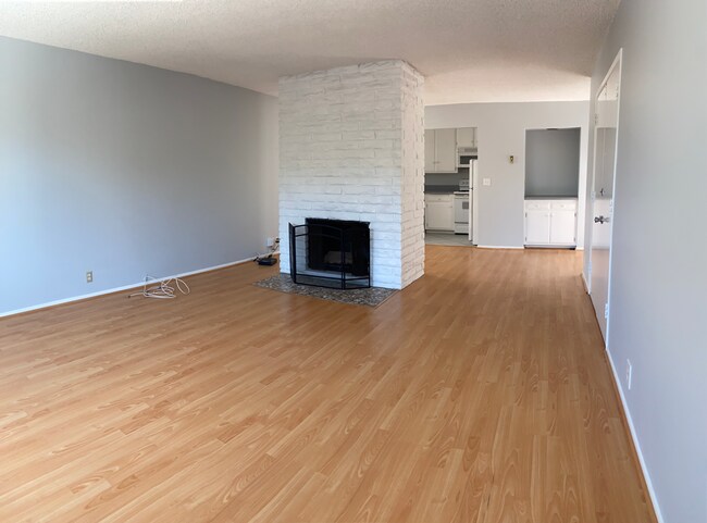 Photo - 312 E Bay Ave Unit B