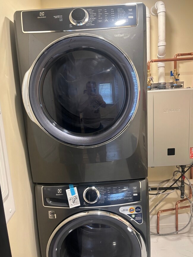 Photo - 2188 W 31st St