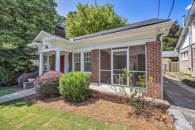 Building Photo - 876 Courtenay Dr NE Rental