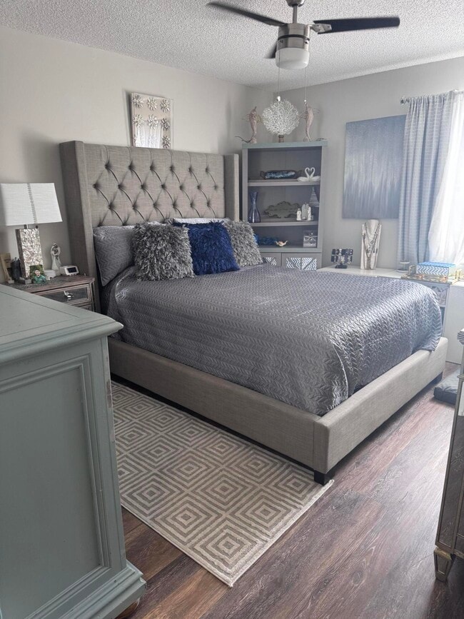 Photo - 390 Saxony Way Unit I