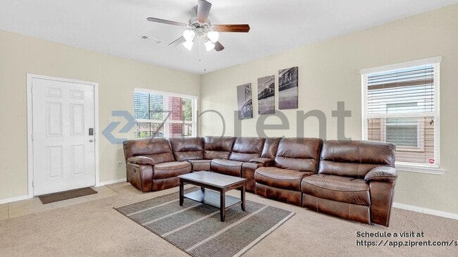 Photo - 1933 Howth Ave