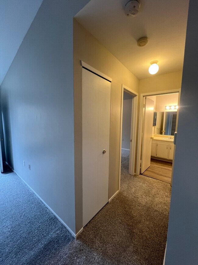 Photo - Oxford Manor Apartments