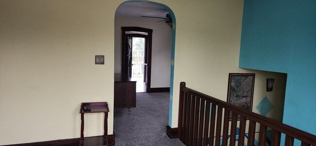 Building Photo - 340 S Jackson St Unit B